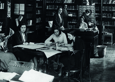 Pioneres. Dones universitàries de la Segona República